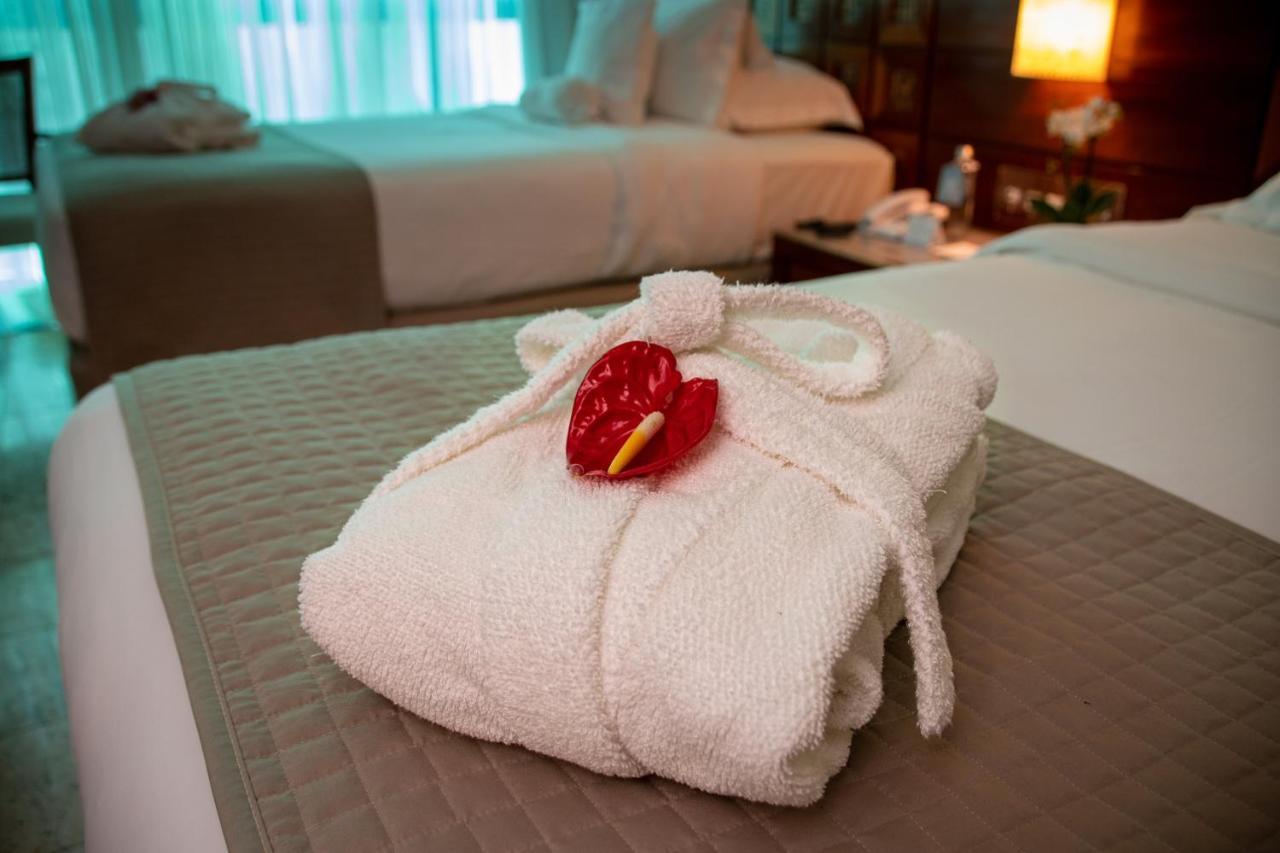 Hotel Atlante Plaza Ресифи Экстерьер фото A folded bathrobe