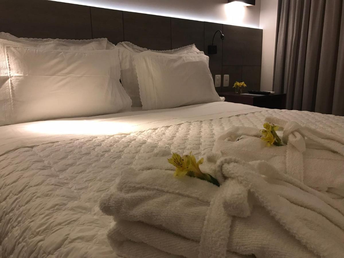 Hotel Atlante Plaza Ресифи Экстерьер фото A bed with a duvet